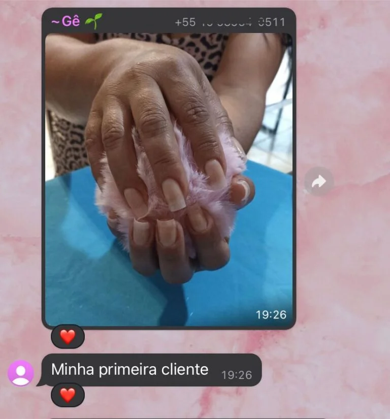 Primeira cliente atendida por uma aluna