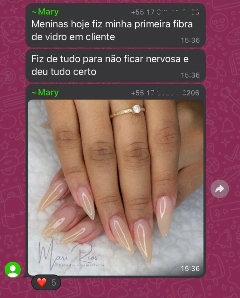 Alongamento realizado por aluna